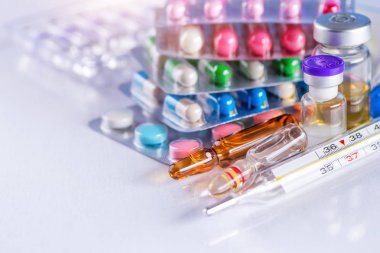 Tedavi ilaç tedavisi için ilaç reçete. İlaç doktor