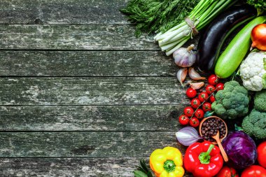 Sağlıklı yiyecekler. Sebze ve meyveler. organik sebze ahşap. T