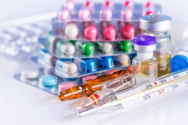 Tedavi ilaç tedavisi için ilaç reçete. İlaç doktor