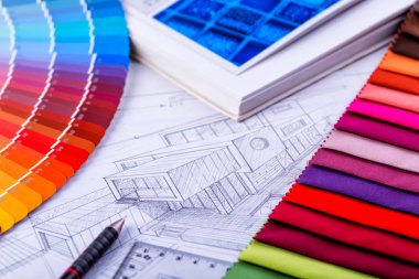 İç mimarın çalışma masası, bir mimari planı 