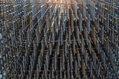 Endüstriyel geçmiş. Beton dökme hazırlığı. Koşul