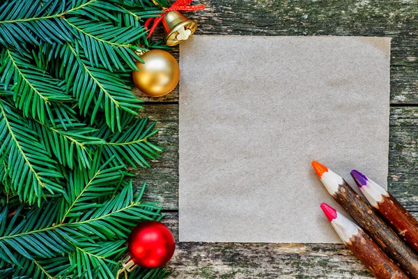 크리스마스 구성입니다. 크리스마스 선물, 담요, 소나무 콘 니트 — 스톡 사진