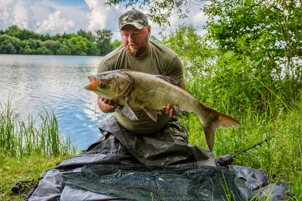 Aventures Pêche Pêche Carpe Carpe Tournante Poisson Eau Douce Pêcheur — Photo