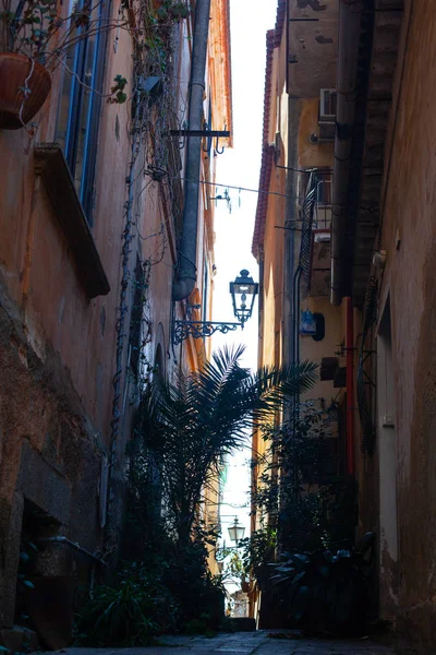 Rue Sombre Très Étroite Dans Vieille Ville Pizzo Calabre Italie — Photo