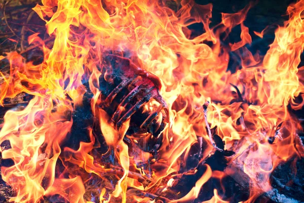 Burning Plastic Debris Gives Huge Amount Toxic Carcinogens Which Does — Stock Photo, Image