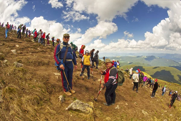 Ucrania Vorokhta Mayo 2018 Los Viajeros Tradicionalmente Suben Punto Más — Foto de Stock