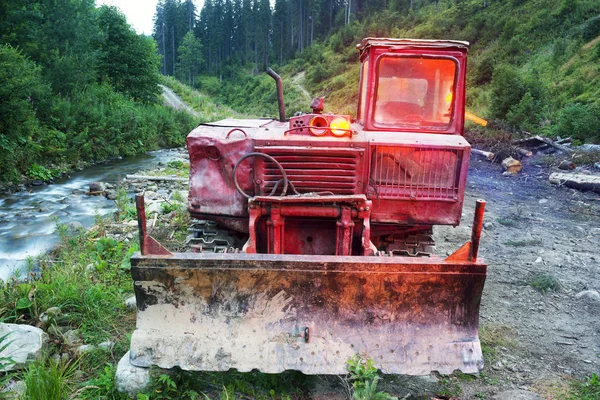 Foto Artista Inusualmente Fotografiado Con Ayuda Linternas Colores Una Caminata — Foto de Stock