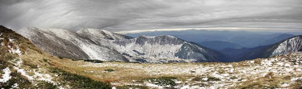 Trekking Otoño Clima Frío Antes Del Invierno Chernogora Ucrania Durante —  Fotos de Stock