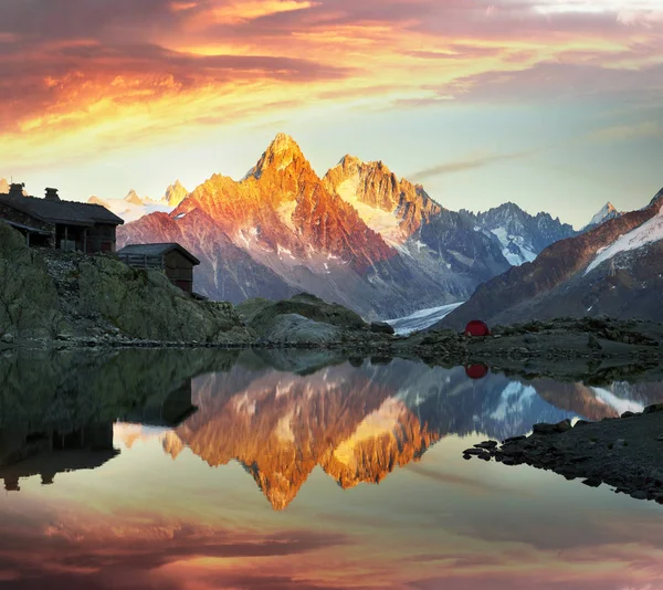 Crystal sjöar Chamonix i Alperna — Stockfoto