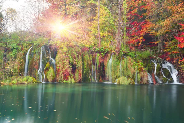 Wodospady Plitvice Chorwacji Jest Jednym Słynnej Znanych Miejsc Europie Bardzo — Zdjęcie stockowe