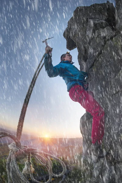 Rock Climber Rock Night Light Stars Retro Climbing Equipment Ancient — Stock Photo, Image