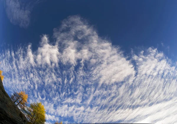 Original Form Clouds Alps Zermatt Resembles Mountain Peaks Foreshadows Change — Stock Photo, Image