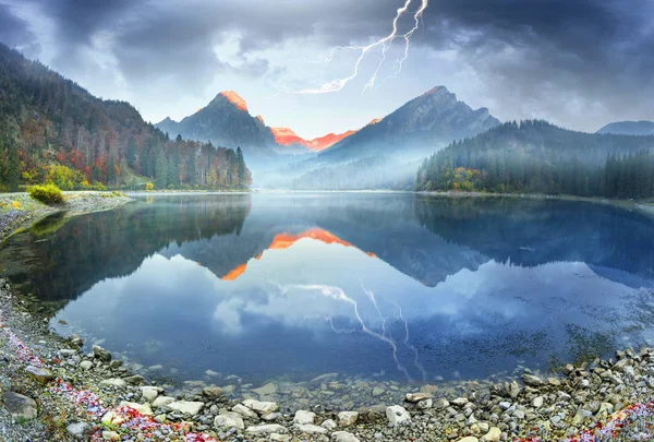 Lago Obersee manhã de outono — Fotografia de Stock