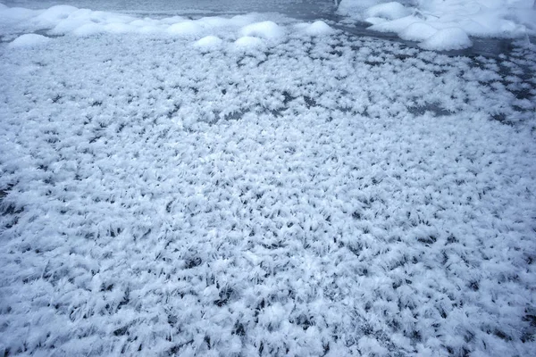 Strenger Frost Den Bergen Frost Und Eis Auf Dem Wasser — Stockfoto