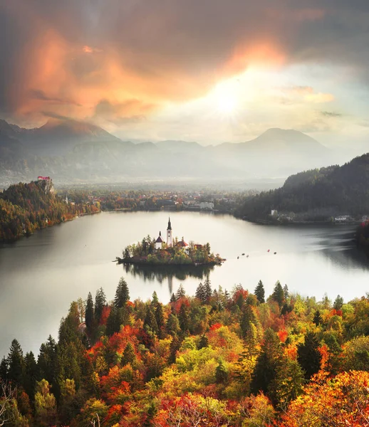 Encantadora Pequena Cidade Alpina Bled Com Uma Pitoresca Ilha Entre — Fotografia de Stock