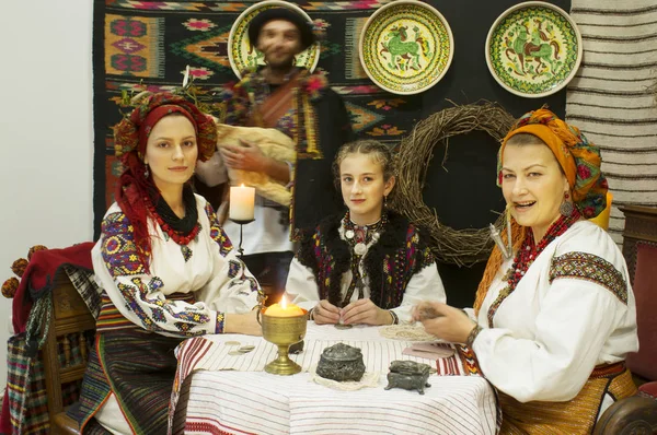 Ukrainiens Hutsuls Dans Les Carpates Costumes Traditionnels Anciens Ornements Qui — Photo