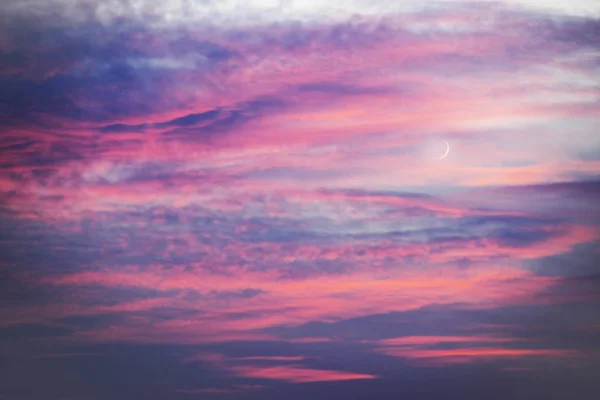 Zonsondergang Zonsopgang Met Mooie Rode Wolken Tegelijkertijd Het Oosten Van — Stockfoto