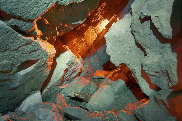 Rock Bergsmassiven Alpina Toppar Finns Det Små Grottor Som Användes — Stockfoto
