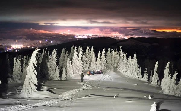 Nouvel Nuit Touristes Montagne Grimper Montagne Goverla Pour Rencontrer Sommet — Photo