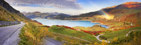 Утренний Вид Озеро Roselend Lac Roselend Живописная Осенняя Сцена Овернь — стоковое фото