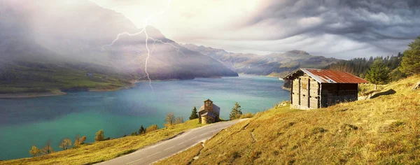 玫瑰湖的空中早晨景观 风景如画的秋季场景 阿尔卑斯 自然之美概念背景 — 图库照片