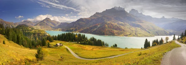 玫瑰湖的空中早晨景观 风景如画的秋季场景 阿尔卑斯 自然之美概念背景 — 图库照片