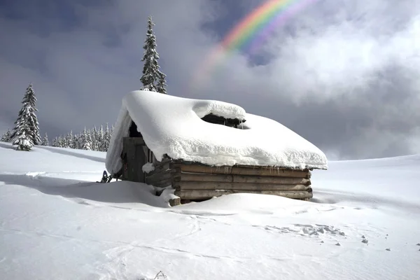 Zona Alpina Las Altas Montañas Encuentra Una Antigua Casa Madera — Foto de Stock