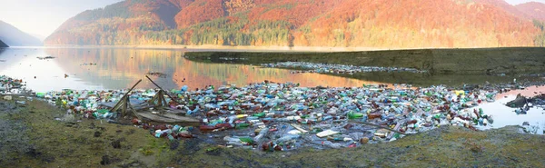 Plastik çöp kutusu - insan düşük kültür — Stok fotoğraf