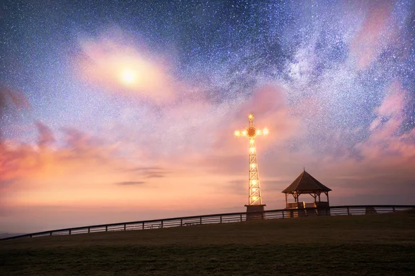 Cross on the top of the mountain over the Zakopane — Stock Photo, Image