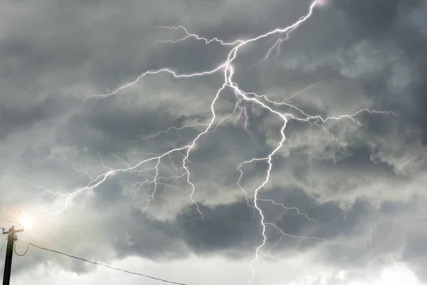 Awan Petir di pegunungan — Stok Foto