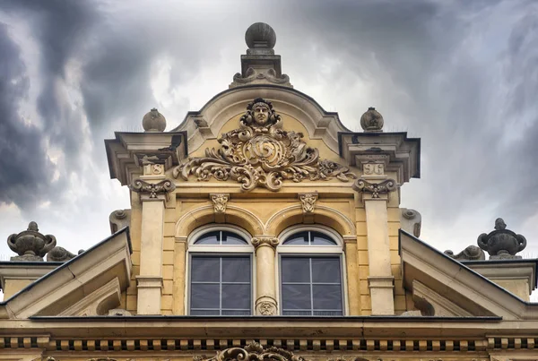 Stone bas-reliefs on the walls of Gdansk — Stock Photo, Image