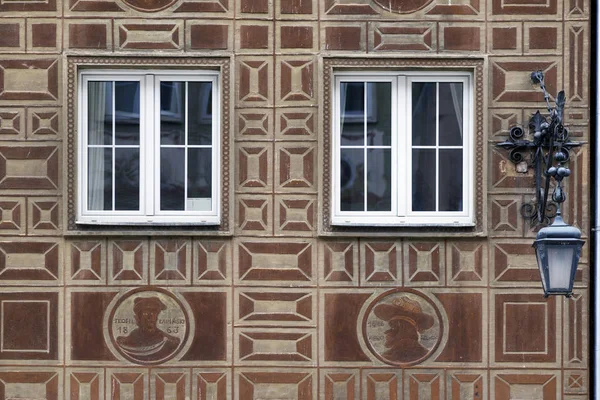 Baixo-relevos de pedra nas paredes de Gdansk — Fotografia de Stock