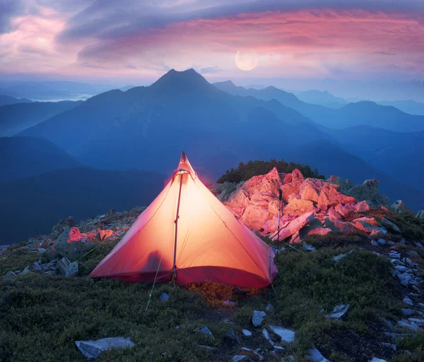 Tente nuit étoilée alpine — Photo