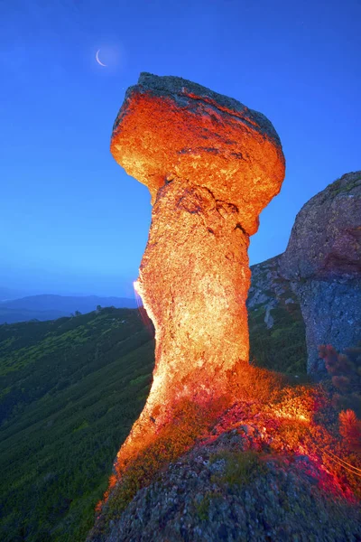 Paddestoel rode rotsen — Stockfoto