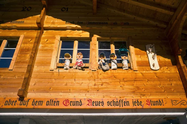 Frankreich Chamonix 2018 Traditionelles Berghaus Chamonix Fenster Mit Volksspielzeug Alles — Stockfoto