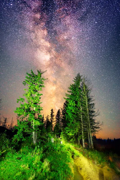 Claro Cielo Montañoso Las Cordilleras Estrellas Nebulosas Galaxia Vía Láctea —  Fotos de Stock