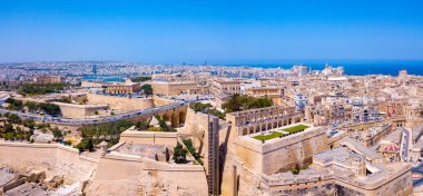 Malta Valletta eski şehrin havadan panoramik görünümü.