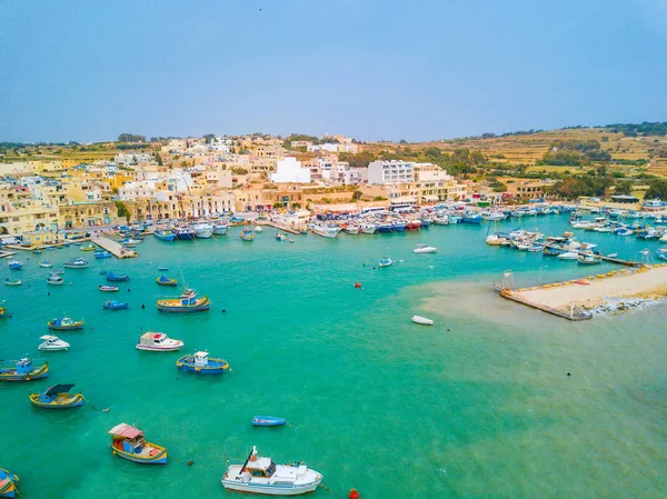 Barcos Coloridos Ojos Tradicionales Luzzu Puerto Del Pueblo Pesquero Mediterráneo — Foto de Stock
