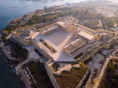 Manoel ada kale Malta Valletta yakınındaki güzel havadan görünümü.