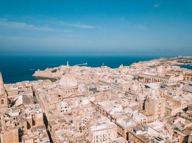 Malta Valletta eski şehrin havadan panoramik görünümü.