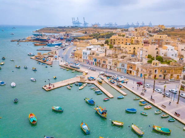 Barcos Coloridos Olhos Tradicionais Luzzu Porto Vila Pescadores Mediterrânica Marsaxlokk — Fotografia de Stock