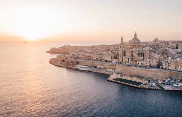 Vacker Solnedgång Flygfoto Staden Valletta Malta Vackra Staden Från Ovan — Stockfoto