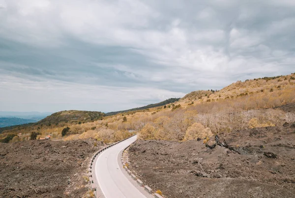 Etna Vulkán Amely Horizonton Látható Üres Úton Gyönyörű Légifelvételek — Stock Fotó