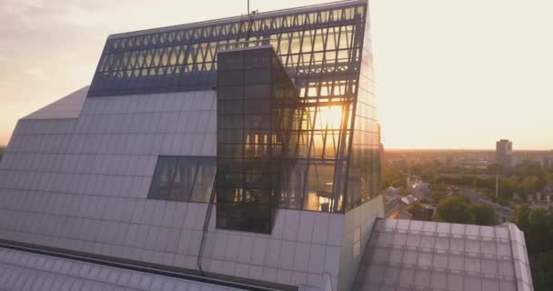 Brand New Biblioteca Nacional Letônia Pôr Sol Colorido Vista Aérea — Vídeo de Stock