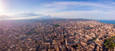 Sicilya Catania şehir güzel havadan görünümü
