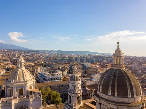 Hermosa Vista Aérea Ciudad Catania Cerca Catedral Principal Volcán Etna — Foto de Stock