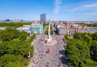 20 Mayıs 2018. Riga, Letonya. Anıtı Milda merkezi Riga Uluslararası Lattelecom maraton sırasında havadan görünümü. 
