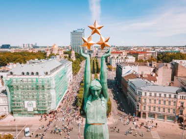 20 Mayıs 2018. Riga, Letonya. Anıtı Milda merkezi Riga Uluslararası Lattelecom maraton sırasında havadan görünümü.