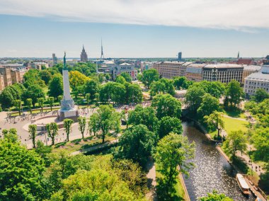 20 Mayıs 2018. Riga, Letonya. Anıtı Milda merkezi Riga Uluslararası Lattelecom maraton sırasında havadan görünümü. 