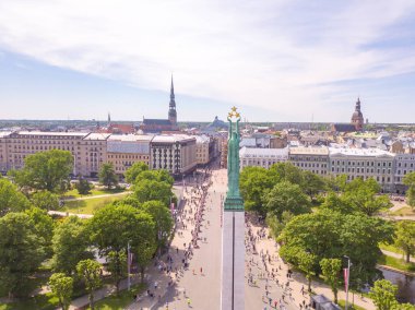 20 Mayıs 2018. Riga, Letonya. Anıtı Milda merkezi Riga Uluslararası Lattelecom maraton sırasında havadan görünümü.